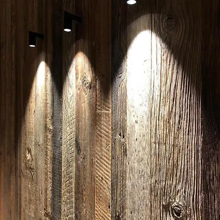 - Modern Luxury Residences 아파트 이스크글