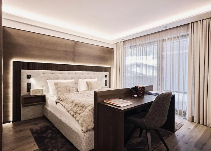 - Modern Luxury Residences * 이스크글