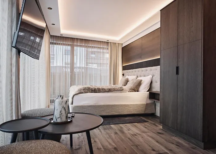 - Modern Luxury Residences * 이스크글